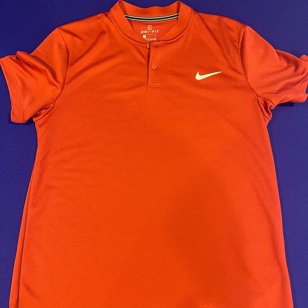NWOT Nike Dri Fit mock neck henley never worn.